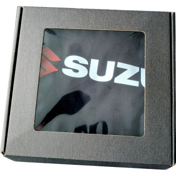 Póló Suzuki motívummal